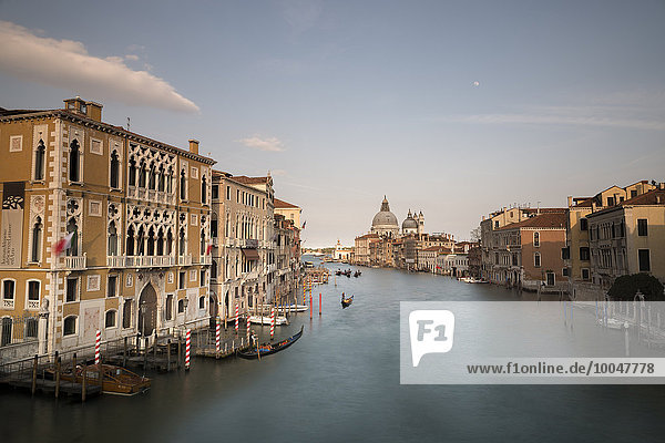 Italien  Venedig  Canal Grande mit Gondolier