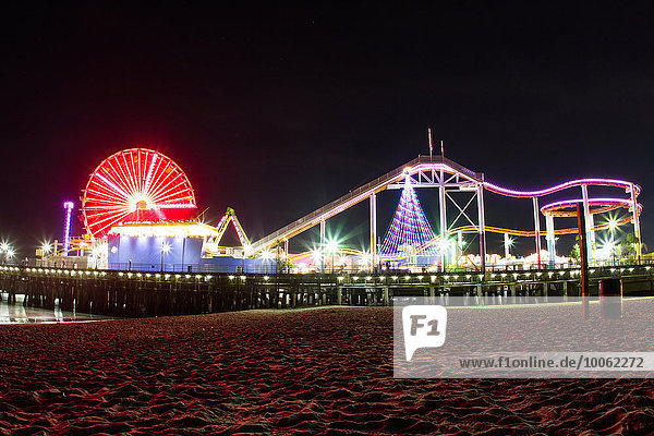 Santa Monica Pier  nachts beleuchtet  Kalifornien  USA