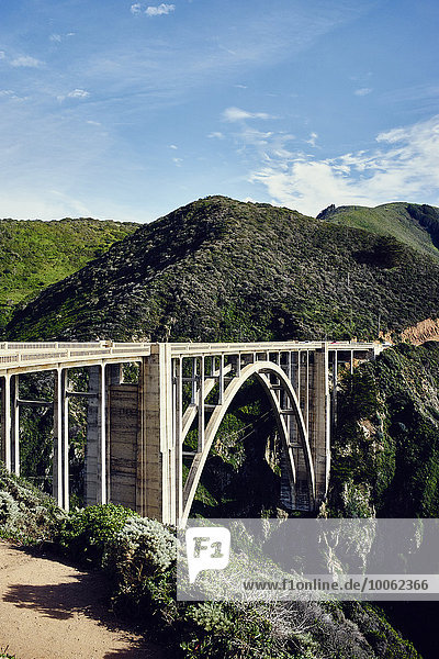Ansicht der Bexby Brücke am Highway 1  Big Sur  Kalifornien  USA