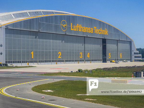 Hangar der Lufthansa am Frankfurter Flughafen  Frankfurt am Main  Hessen  Deutschland  Europa