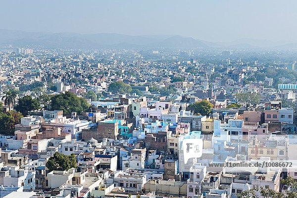 Großstadt Palast Schloß Schlösser Ansicht Indien Rajasthan Udaipur