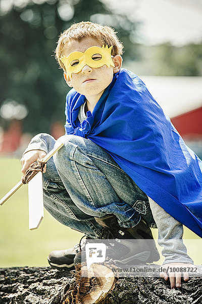 Europäer Junge - Person Kleidung Kostüm - Faschingskostüm Verkleidung spielen Schwert