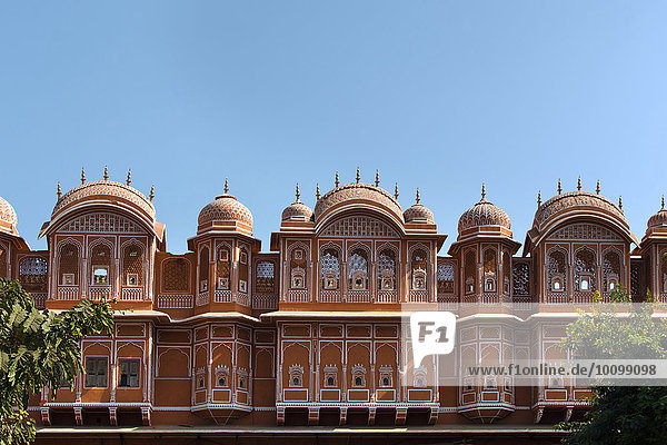 Gebäude in der Pink City oder Rosarote Stadt  Jaipur  Rajasthan  Indien  Asien