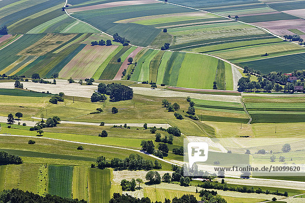 Felderlandschaft in Neue Welt Ausblick von Hohe Wand Gemeinde Hohe Wand Industrieviertel Niederösterreich Österreich Europa