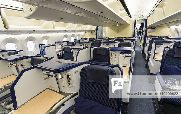 Sitze in der Business Class einer Boeing 787-9 Dreamliner der Fluggesellschaft ANA