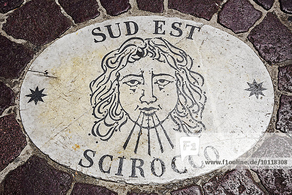 Sud Est  Scirocco  Windrose  Marmorplatten  Piazza di San Pietro  Petersplatz  Rom  Latium  Italien  Europa