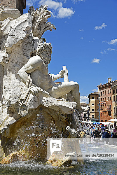 Vier Ströme Brunnen  Fontana dei Quattro Fiumi  Piazza Navona  Platz  Rom  Latium  Italien  Europa
