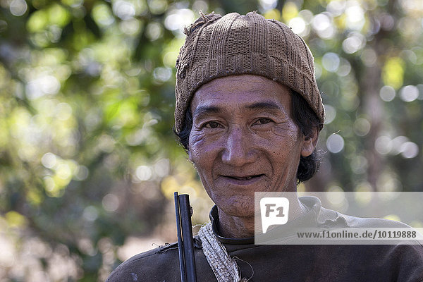 nahe Berg Mann Dorf Myanmar Asien Shan Staat Volksstamm Stamm