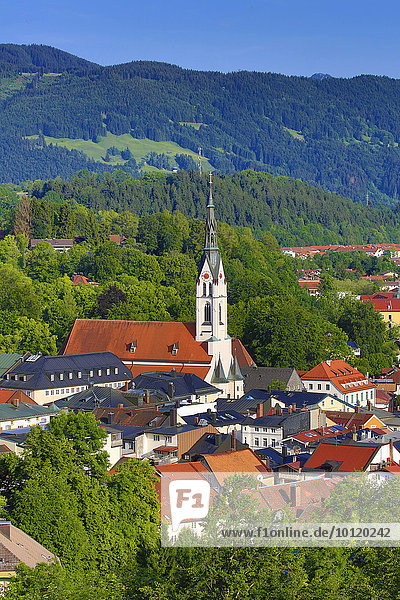 Ausblick vom Kalvarienberg Bad Tölz Oberbayern Bayern Deutschland Europa