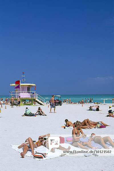 Menschen am South Beach,  Miami Beach,  Miami,  Florida,  USA,  Nordamerika