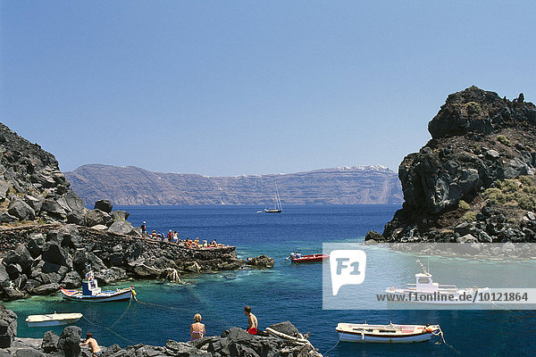 Bay  Red Beach  Oia  Santorini  Cyclades  Greece  Europe