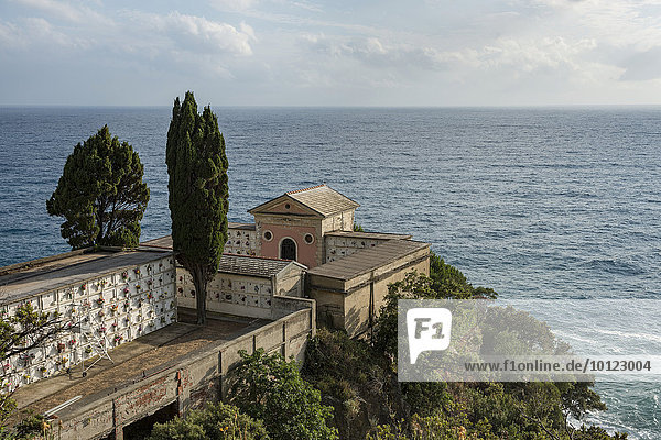Kapelle und Friedhof  UNESCO-Weltkulturerbe  Manarola  Nationalpark Cinque Terre  Ligurien  Italien  Europa