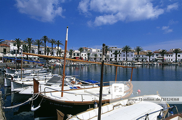Fischerboote in Fornells  Menorca  Balearen  Spanien  Europa