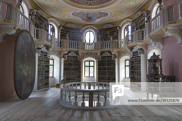 Alte Bibliothek im Kloster St. Mang  Füssen im Allgäu  Bayern  Deutschland  Europa
