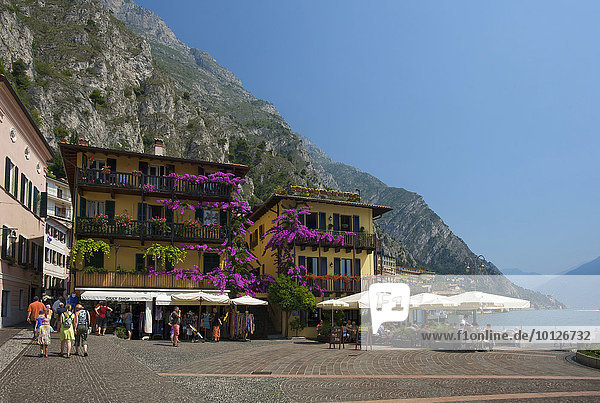 Cafés in Limone am Gardasee  Trentino  Italien  Europa