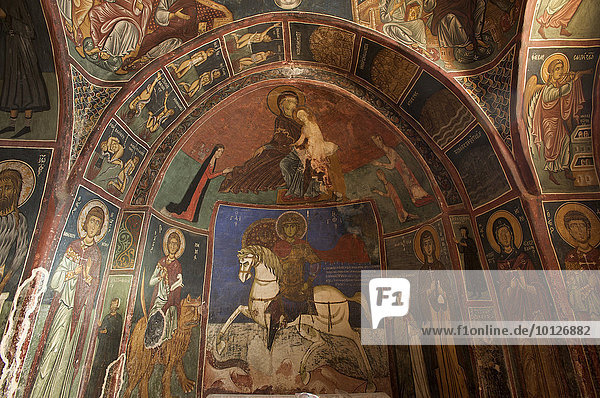 900 Jahre alte Wandmalereien in der Scheunendachkirche Panagia Forviotissa in Asinou  Troodos-Gebirge  Südzypern  Zypern  Europa