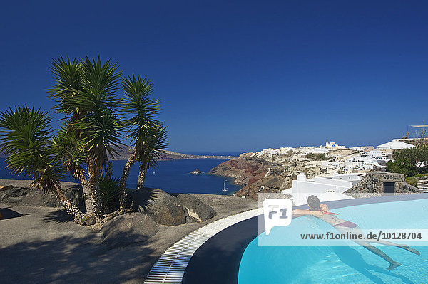 Pool des Hotels Perivolas  Oia  Santorin  Kykladen  Griechenland  Europa