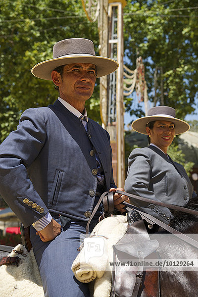 Reiter auf der Feria del Caballo Jerez de la Frontera Andalusien Spanien Europa