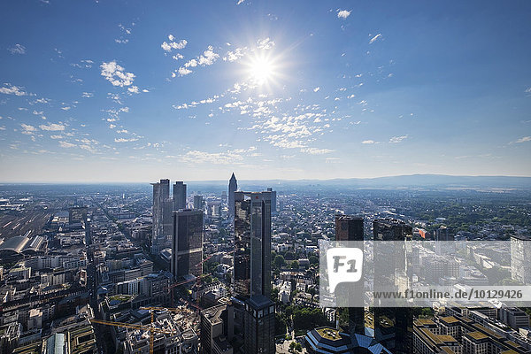 Ausblick vom Main Tower nach Westen  rechts das Deutsche-Bank-Hochhaus  Frankfurt am Main  Hessen  Deutschland  Europa
