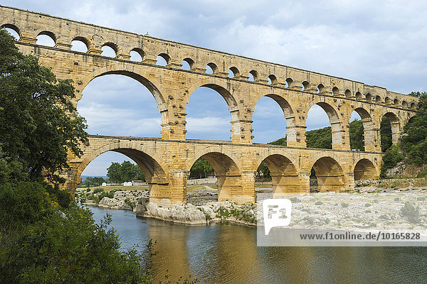 Pont du Gard  römischer Aquädukt  Languedoc-Roussillon  Unesco-Weltkulturerbe  Frankreich  Europa
