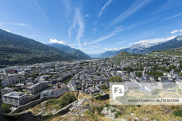 Ausblick über Sion  Sitten  Wallis  Schweiz  Europa