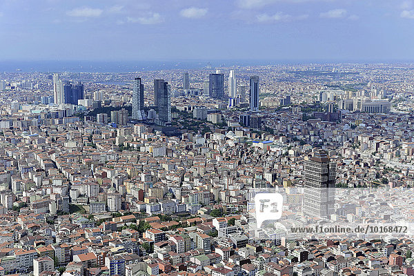 Ausblick vom Istanbul Sapphire mit Finanzviertel Levent  Besiktas  europäischer Teil von Istanbul  Türkei  Asien