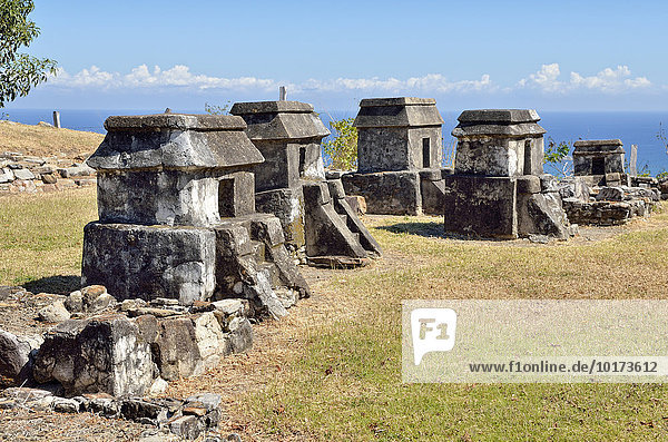Totonac graves  pre-Columbian cemetery excavation site site Quiahuiztlan at Villa Rica below Cerro de los Metates  State of Veracruz  Mexico  North America