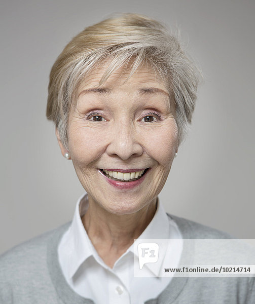 Frau lächeln Close-up alt japanisch