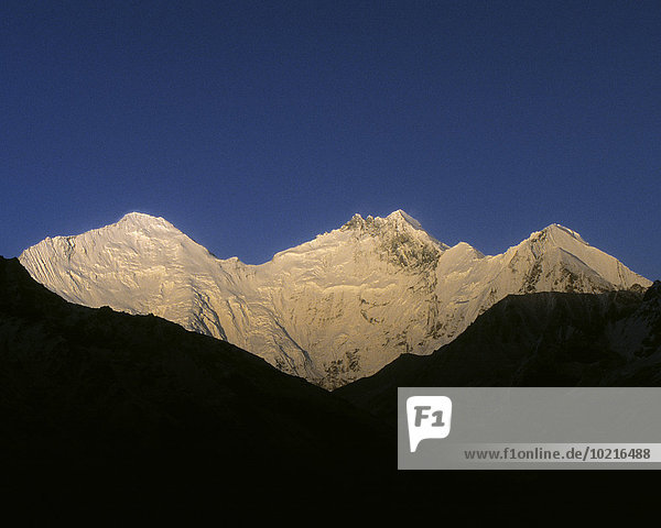 Mount Everest Sagarmatha Himmel unterhalb Schnee blau China Tibet