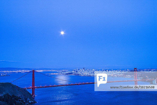 Vereinigte Staaten von Amerika USA Nacht Himmel über Mond Kalifornien Golden Gate Bridge San Francisco