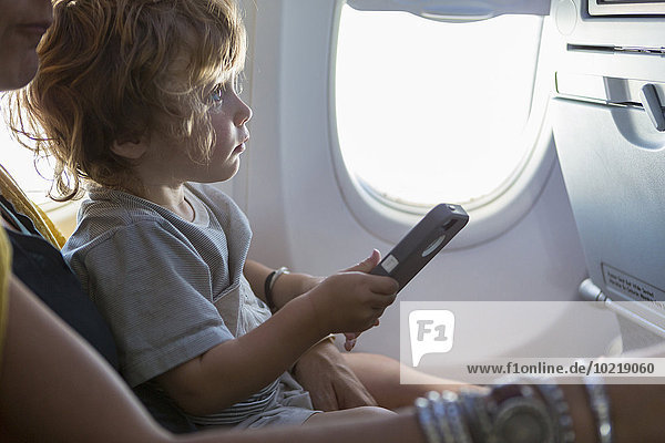 Handy Flugzeug benutzen Europäer Sohn Mutter - Mensch Baby