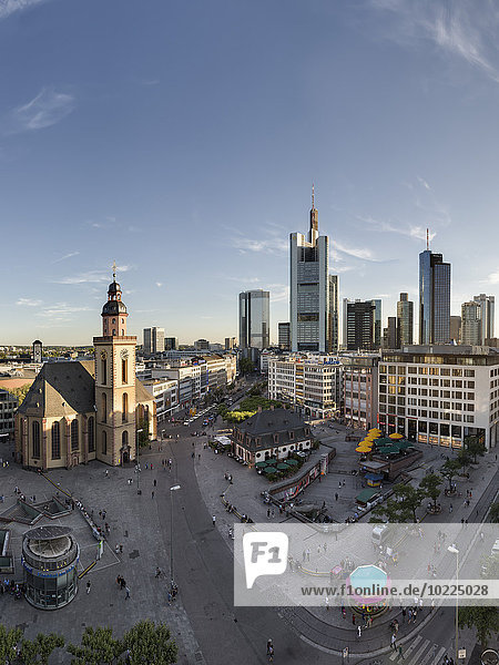 Deutschland  Hessen  Frankfurt  Skyline mit Bankenviertel