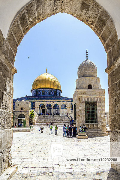 Israel  Jerusalem  view through arch to Dome of the Rock at temple mount