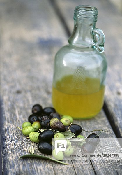 Olive Flasche Öl
