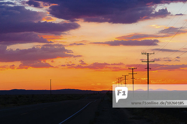 Wolke,Sonnenuntergang,Silhouette,Himmel,Fernverkehrsstraße,Feld