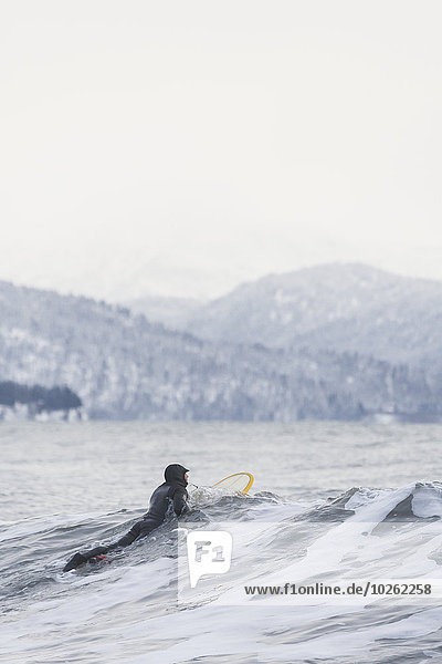 Winter Mensch Kenai-Fjords-Nationalpark Wellenreiten surfen Kenai-Halbinsel