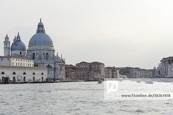 Ehrfurcht zuprosten anstoßen Venetien Basilika Italien Venedig