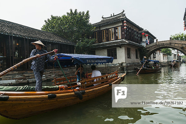 Schönheit Tradition fahren Boot chinesisch Hintergrund China Shanghai Venetien