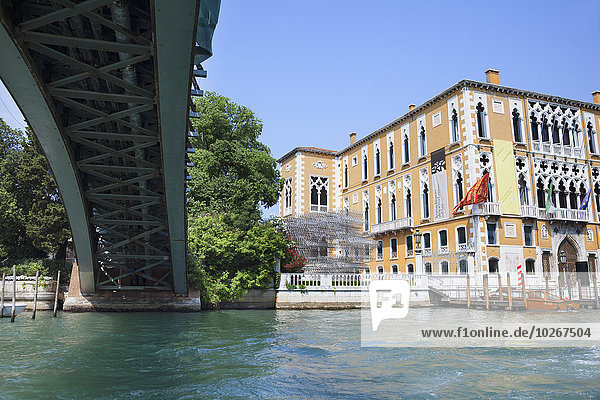 unterhalb Brücke Kunst Ansicht Institut Italien Venedig