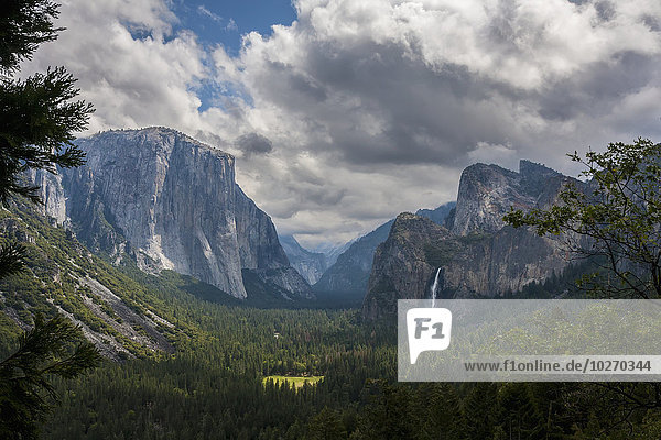 Amerika Wolke über Tal Verbindung Bewegung Yosemite Nationalpark Kalifornien links rechts