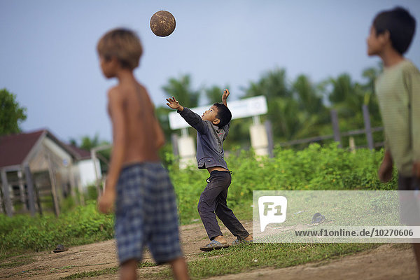 Junge - Person Volleyball Kambodscha spielen