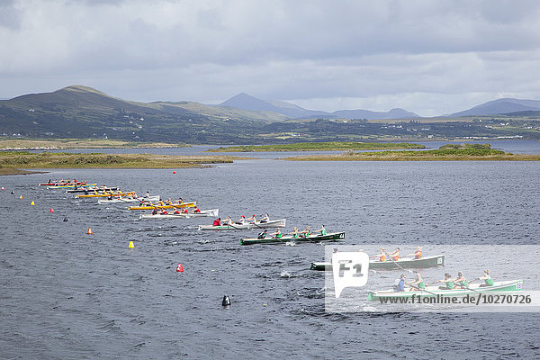 Boote aufgereiht für die All Ireland Rowing Championships; Waterville  County Kerry  Irland