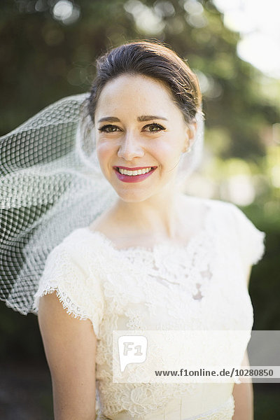 Porträt einer lächelnden Braut