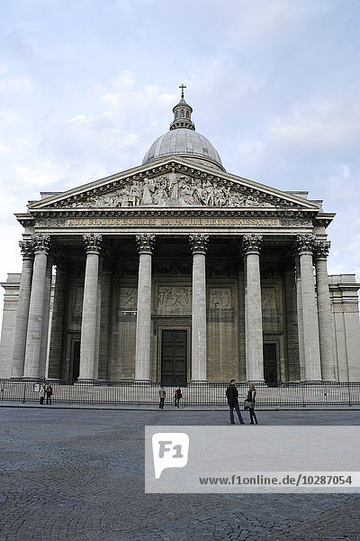Fassade eines Mausoleums  Pantheon  Paris  Frankreich