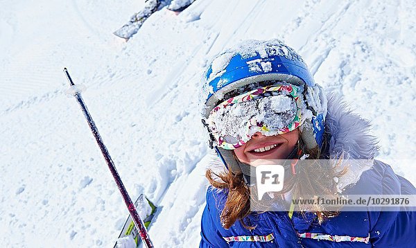 Mädchen mit Schneebrille  Chamonix  Frankreich