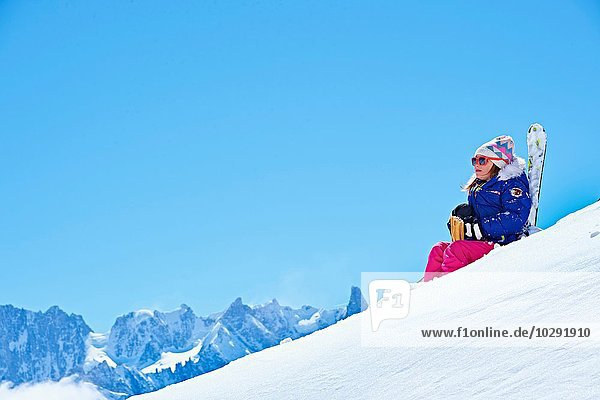 Mädchen auf Schnee  Chamonix  Frankreich