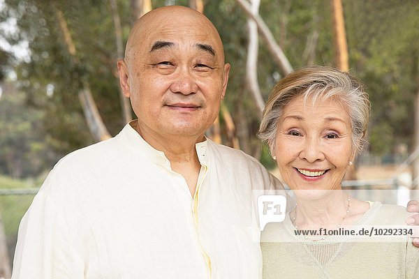 Porträt eines älteren Paares  lächelnd