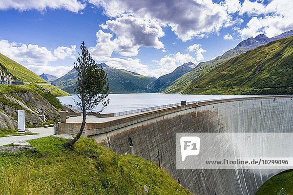 Staudamm Santa Maria  Lukmanierpass  Kanton Uri  Schweiz  Europa
