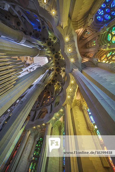 Innenraum  Kirche Sagrada Familia  Barcelona  Katalonien  Spanien  Europa