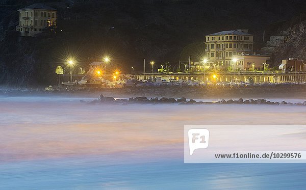 Villen an der Strandpromenade  Levanto  Liguria  Ligurien  Italien  Europa